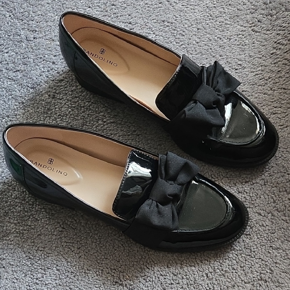 Bandolino Black Patent Loafers with Fabric Bow, 10M